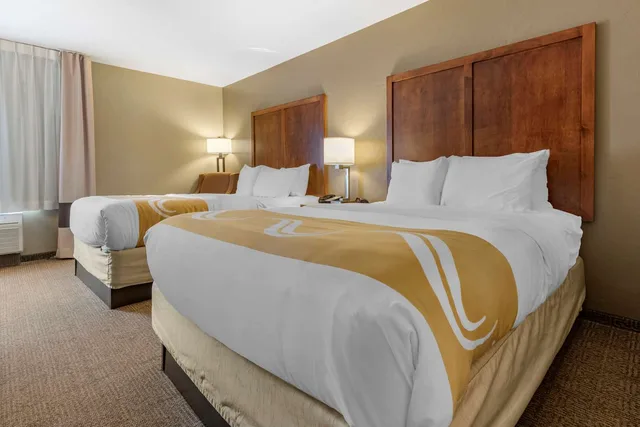 غرفة بسريرين كوين، Quality Inn Dover OH 1/2