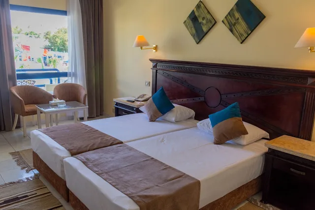 Room, Single, Pool View, Cataract Resort 1/3