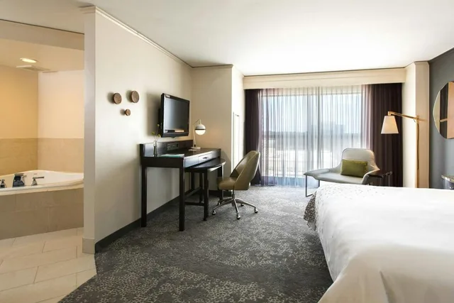 Spa, Guest Room, King Bed, Jetted Tub، Renaissance Raleigh North Hills Hotel 1/3