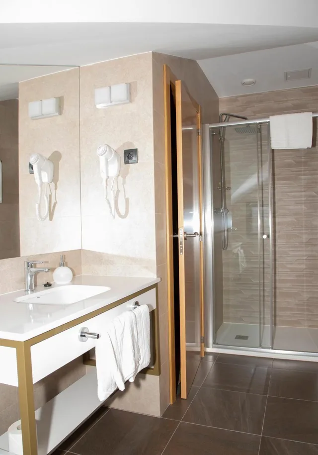 غرفة بسريرين منفصلين، Hotel Mercedes 8/10