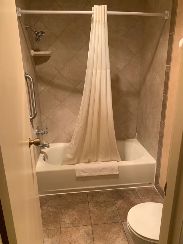Room, 2 Queen Beds, Falls View, Sofa، Comfort Suites Idaho Falls 8/9
