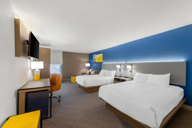 Room, Single, 2 Queen Beds, Sofa, Accessible، Comfort Inn & Suites Portland Corpus Christi 1/9