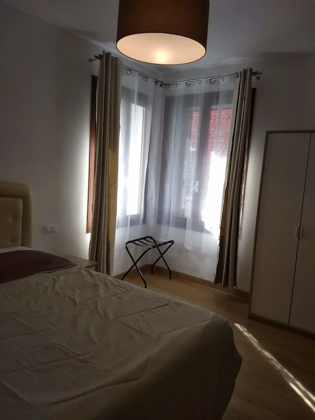 Economy, Queen Bed, San Polo Star 1/4