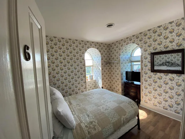 Classic, Double Bed, Private Bathroom, Greystone Manor Inn B&B 1/1