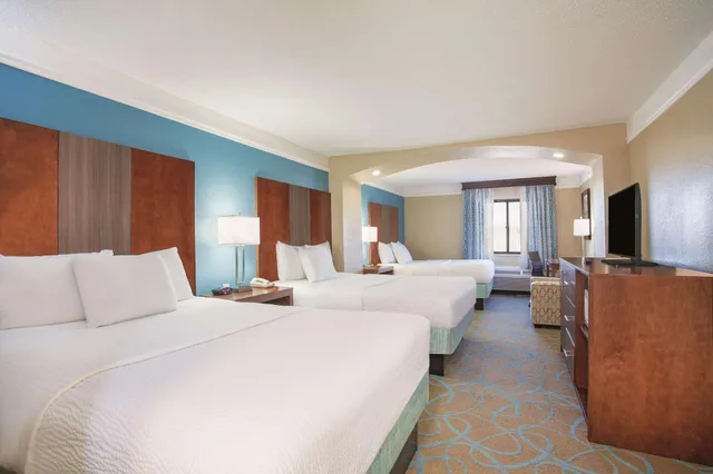 جناح عائلي ديلوكس بسريرين كوين، La Quinta Inn & Suites by Wyndham Elizabethtown 1/2