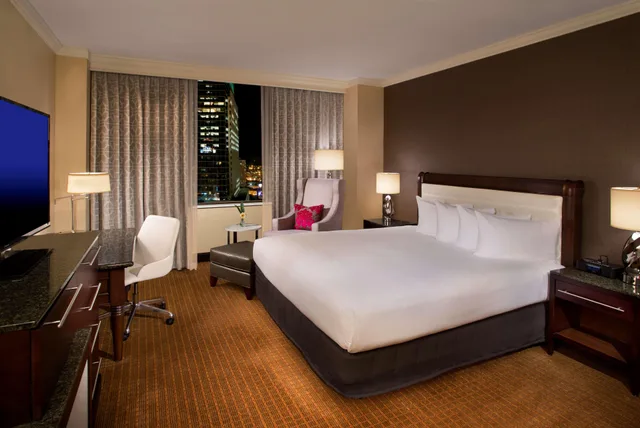 غرفة سوبيريور بسرير مزدوج، Hilton Minneapolis 1/2