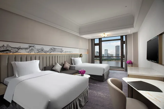 غرفة بريميوم بسريرين مزدوجين بإطلالة على النهر، Crowne Plaza Fuzhou South 1/5