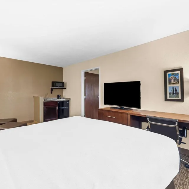 جناح، Comfort Inn Suites Pueblo 6/7