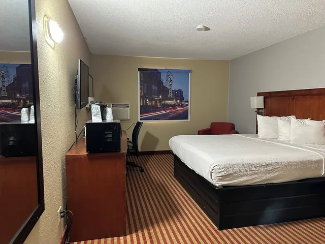 غرفة بسرير كينج، Americas Best Value Inn Fargo 10/10