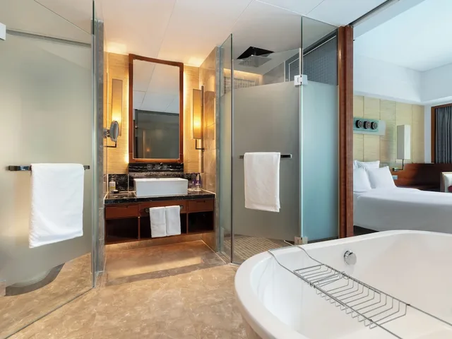 غرفة سوبيريور بسريرين منفصلين بإطلالة على الحديقة، Pullman Oceanview Sanya Bay Resort and Spa 7/7