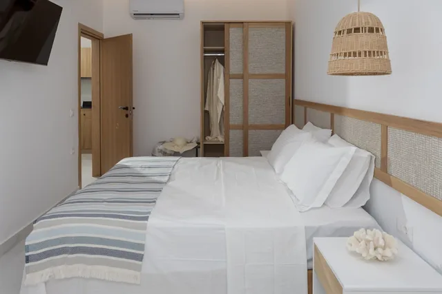 جناح بسريرين مزدوجين بإطلالة على البحر مع أريكة، Galazio Beach Resort 8/10