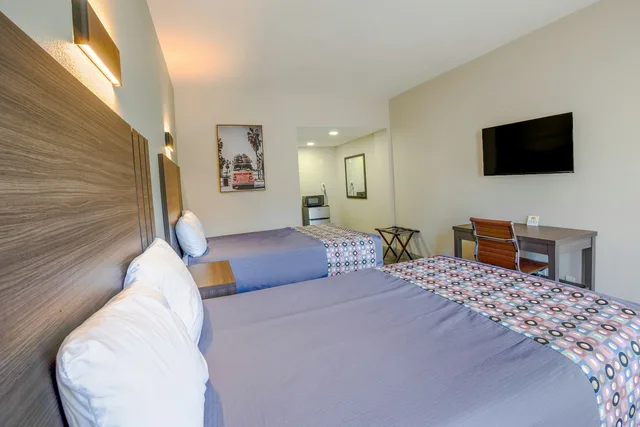 2 Full Beds Non-Smoking، Sunrise Inn by OYO Titusville FL 4/8