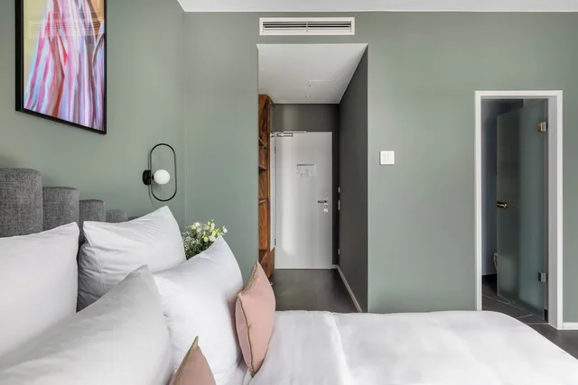 استوديو كبير بسرير كوين بشرفة بمطبخ صغير، Numa | Boxer Rooms & Apartments 5/10