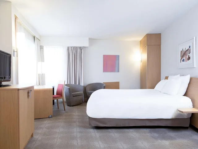 Family, Double Bed, Sofa, Novotel Gent Centrum 4/8