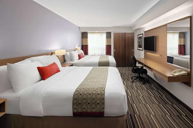 Deluxe, 2 Queen Beds, Microtel Inn And Suites By Wyndham Kirkland Lake 1/4