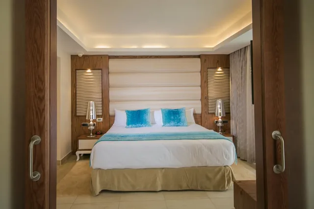 1 Bedroom, Mirage, Club, Suite, 2 Double Beds, Adult Only, Hot Tub، Majestic Mirage Punta Cana - All Inclusive 2/4