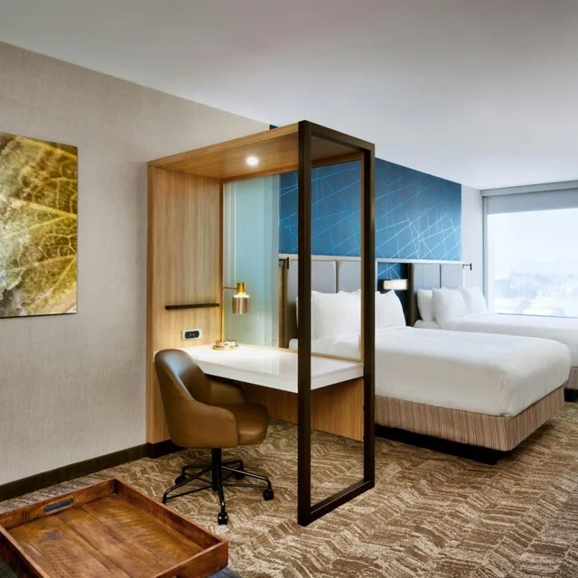 جناح بسرير كوين مع سرير سحّاب إضافي لذوي الإعاقة، SpringHill Suites by Marriott Cottonwood 4/10