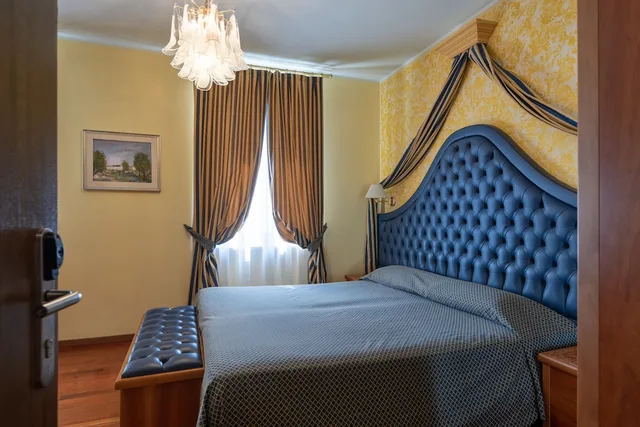 غرفة قياسية بسرير مزدوج، HOTEL DU PARC 1/2
