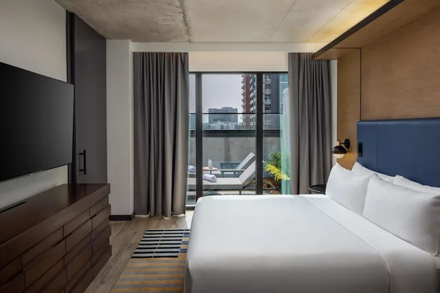 جناح بسرير كينج لذوي الإعاقة، Canopy by Hilton Nashville Downtown The Gulch 1/9