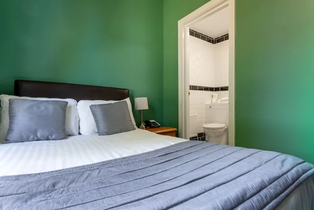 Manor, Double Bed, Small، Woodlands Manor 7/10