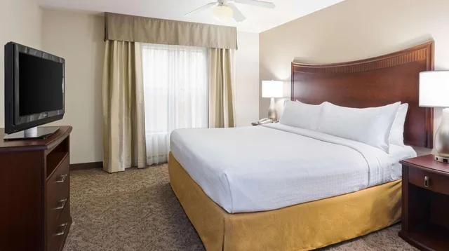 جناح بسريرين كينج بغرفتي نوم مع أريكة، Homewood Suites By Hilton Shreveport 1/4