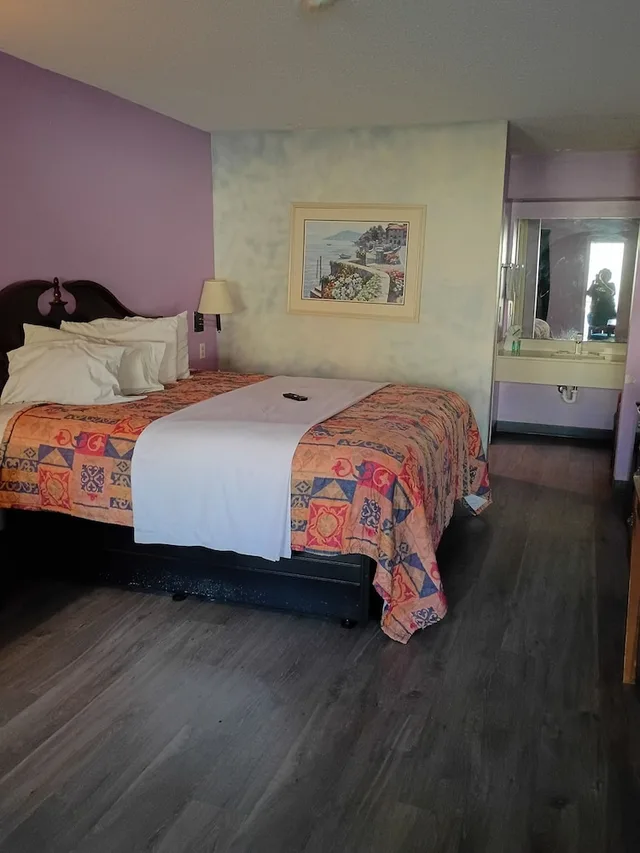 غرفة أساسية مفردة بسرير كينج، Americas Best Value Inn & Suites Slidell 4/8