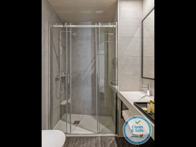 غرفة قياسية بسرير مزدوج، Hotel Moon and Sun Porto 9/9