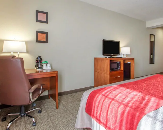 غرفة قياسية بسريرين كوين، Comfort Inn Bolivar, MO 4/7