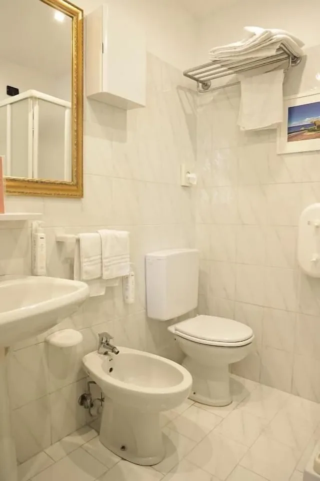 غرفة قياسية ثلاثية بسرير كوين وسرير فردي، Hotel Terme Oriente – Beach & SPA 5/8