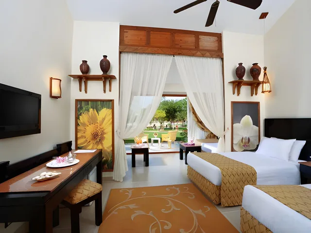 Bungalow, Triple, King Bed, Pickalbatros Jungle Aqua Park - Neverland Hurghada 1/2