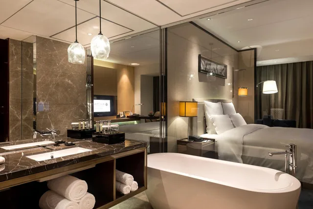 غرفة تنفيذية بسرير كينج بإطلالة مع دخول الصالة، Pullman Guangzhou Baiyun Airport Hotel 6/8