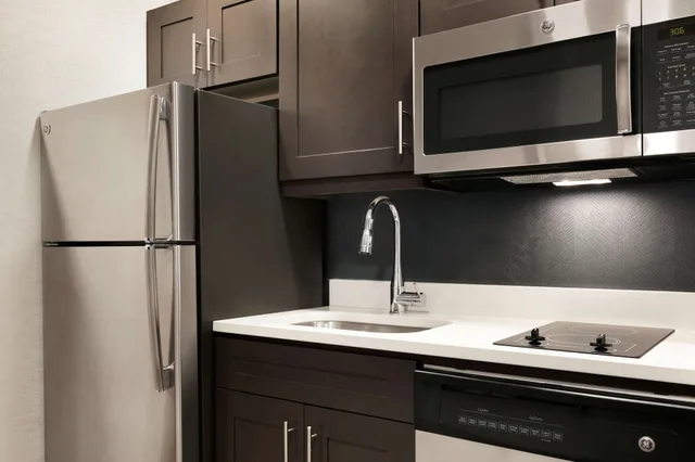 جناح بريميير بسرير كينج بغرفة نوم واحدة، Homewood Suites By Hilton Arlington Rosslyn Key Bridge 4/4