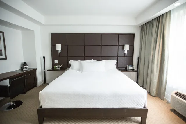 Urban, Loft, King Bed, Lounge Access، Hotel Le Bonne Entente 1/3