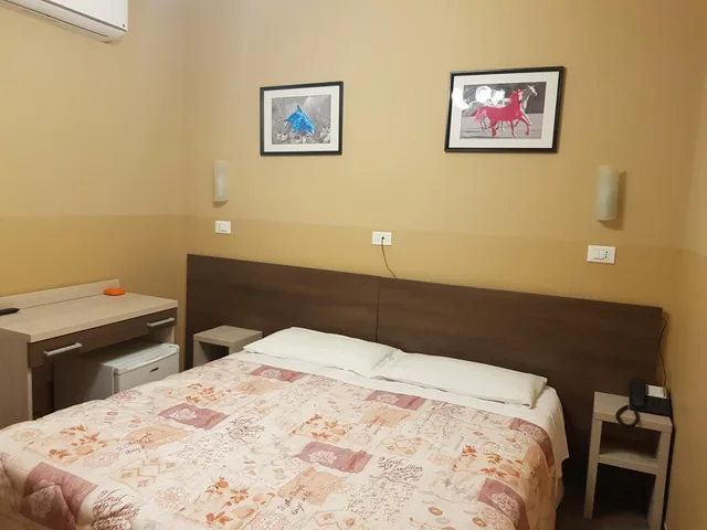 Room, Single, Hotel Tommaseo 5/10