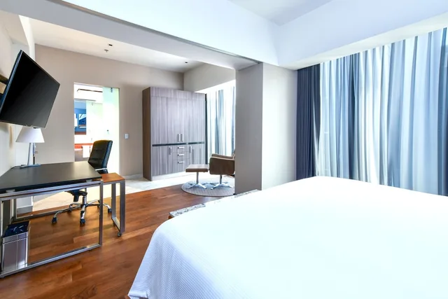 جناح تنفيذي مفردة بسرير كينج، Krystal Grand Suites Insurgentes 1/4