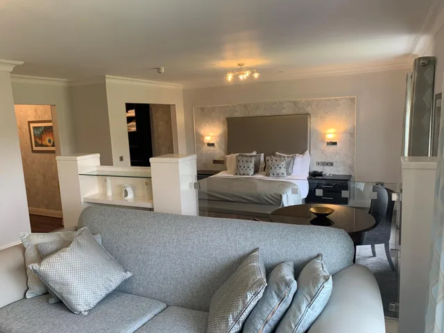 جناح ديلوكس، MILL PARK HOTEL 4/9
