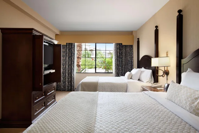 جناح بسريرين كوين بغرفتين، Embassy Suites La Quinta & Spa 1/2