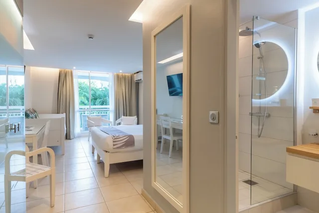 غرفة كومفورت ثلاثية بثلاثة أسرّة بإطلالة على الحديقة، La Pagerie Tropical Garden Hotel 7/7