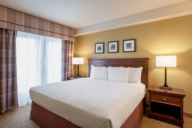 جناح بسرير كينج بغرفة نوم واحدة، Travelodge Suites by Wyndham Regina / Eastgate Bay 4/8