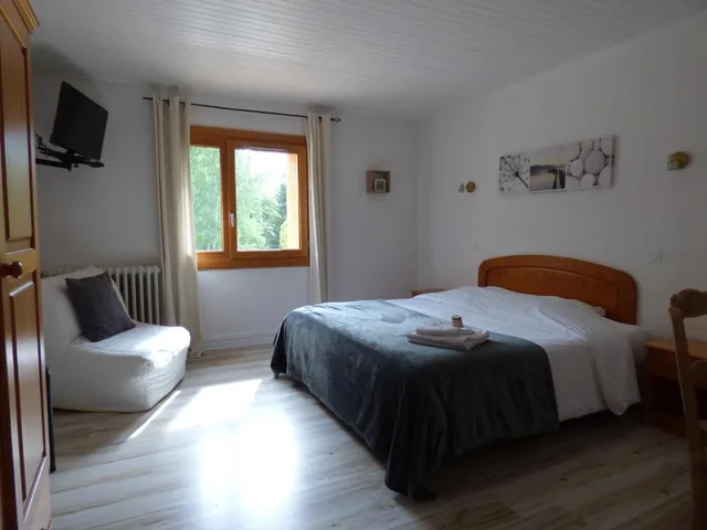 Comfort, Double Bed, LOGIS HÔTEL LA CREMAILLÈRE 1/4