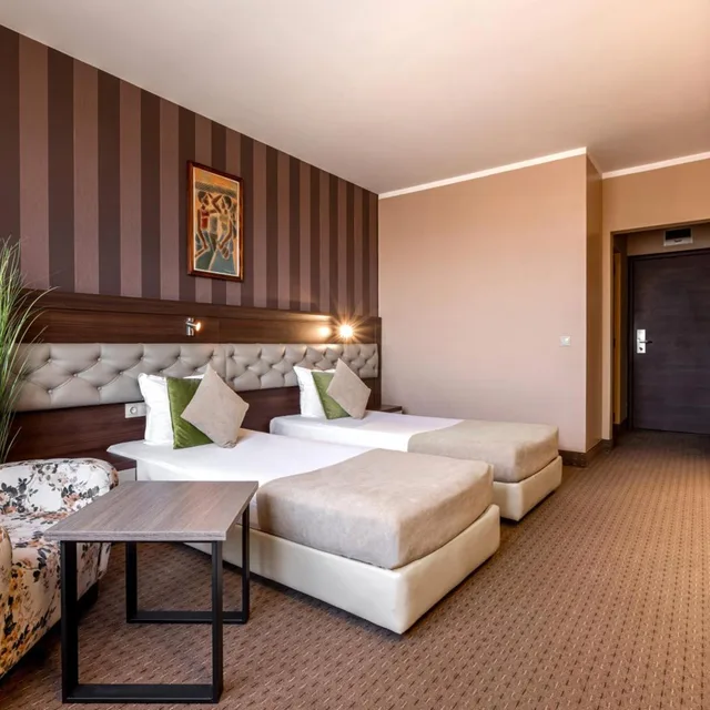 غرفة بسرير فردي بإطلالة على المدينة، Business Hotel Plovdiv 3/10