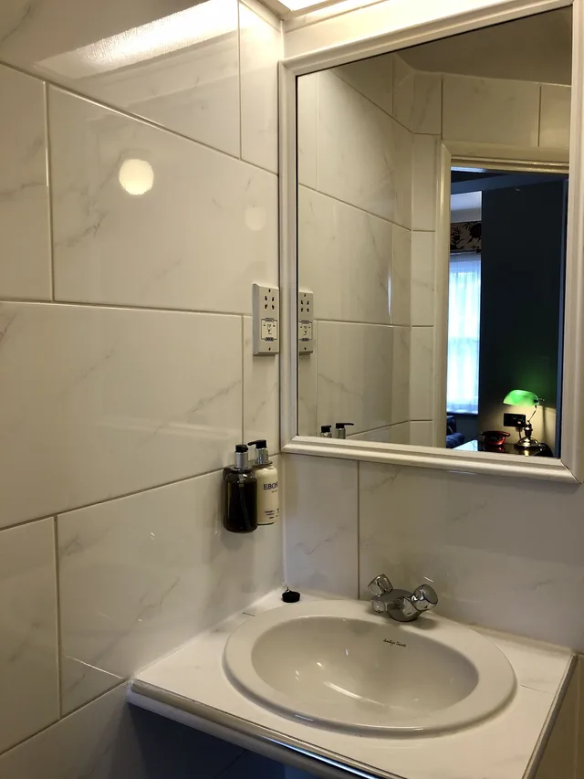 جناح جونيور بسريرين منفصلين، Mitre House 5/6