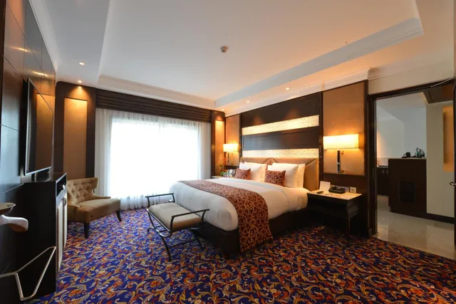 Deluxe, Suite, King Bed, Ramada Plaza by Wyndham Chennai 1/2