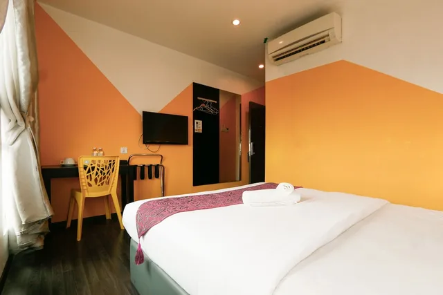 غرفة قياسية بسرير كوين، Swing & Pillows at Golden Roof Hotel Ampang, Ipoh 7/10