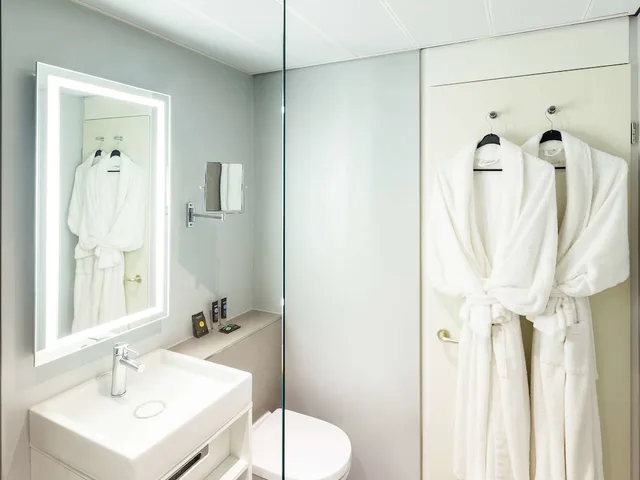غرفة تنفيذية بسرير كوين، Novotel Amsterdam City Hotel 5/9