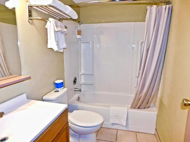 جناح ديلوكس بسرير كينج، Americas Best Value Inn Suites Anchorage Airport 7/7