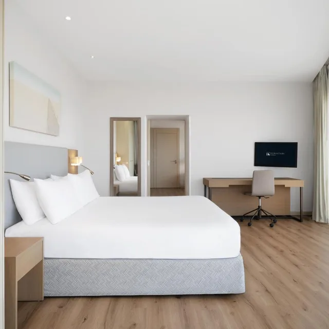 Deluxe, Suite, Sea Front، Eurostars Oasis Plaza 6/10