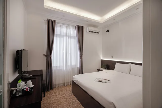 استوديو أساسي بسرير كوين، Grace Hotel Ha Noi 2/7