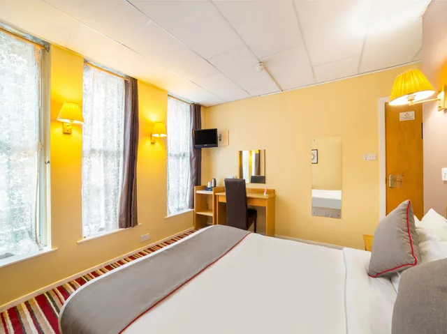 غرفة قياسية بسرير كوين، Cardiff Sandringham Hotel 4/5
