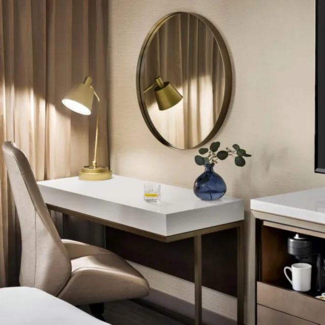 غرفة سوبيريور بسرير كينج، Crowne Plaza Toronto Airport 6/6